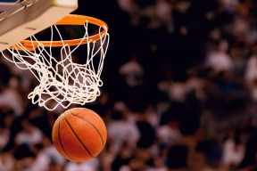 亚博体育官方网站-火箭跨界备战牵动社区盾？NBA名单突变，亚特兰大与尼斯齐迎关键冲刺